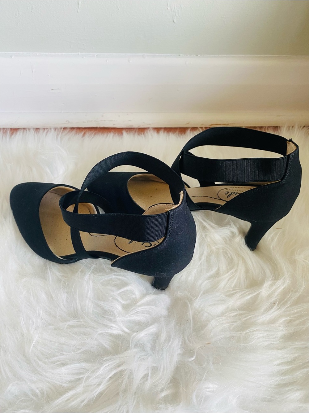 🛍️Life Stride Black Crisscross Pointed-Toe Heels - Picture 8 of 16